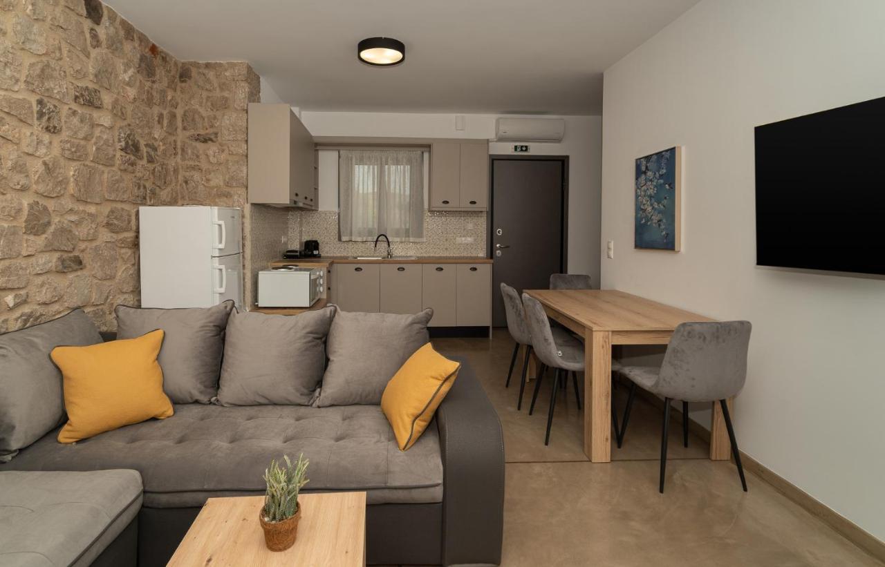 Lithos Suites Finikounta Exterior photo