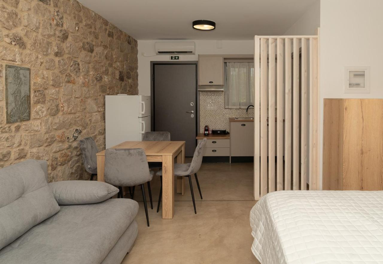 Lithos Suites Finikounta Exterior photo