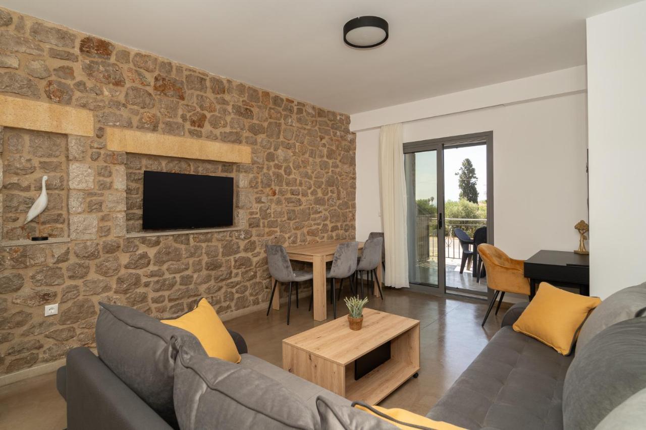 Lithos Suites Finikounta Exterior photo