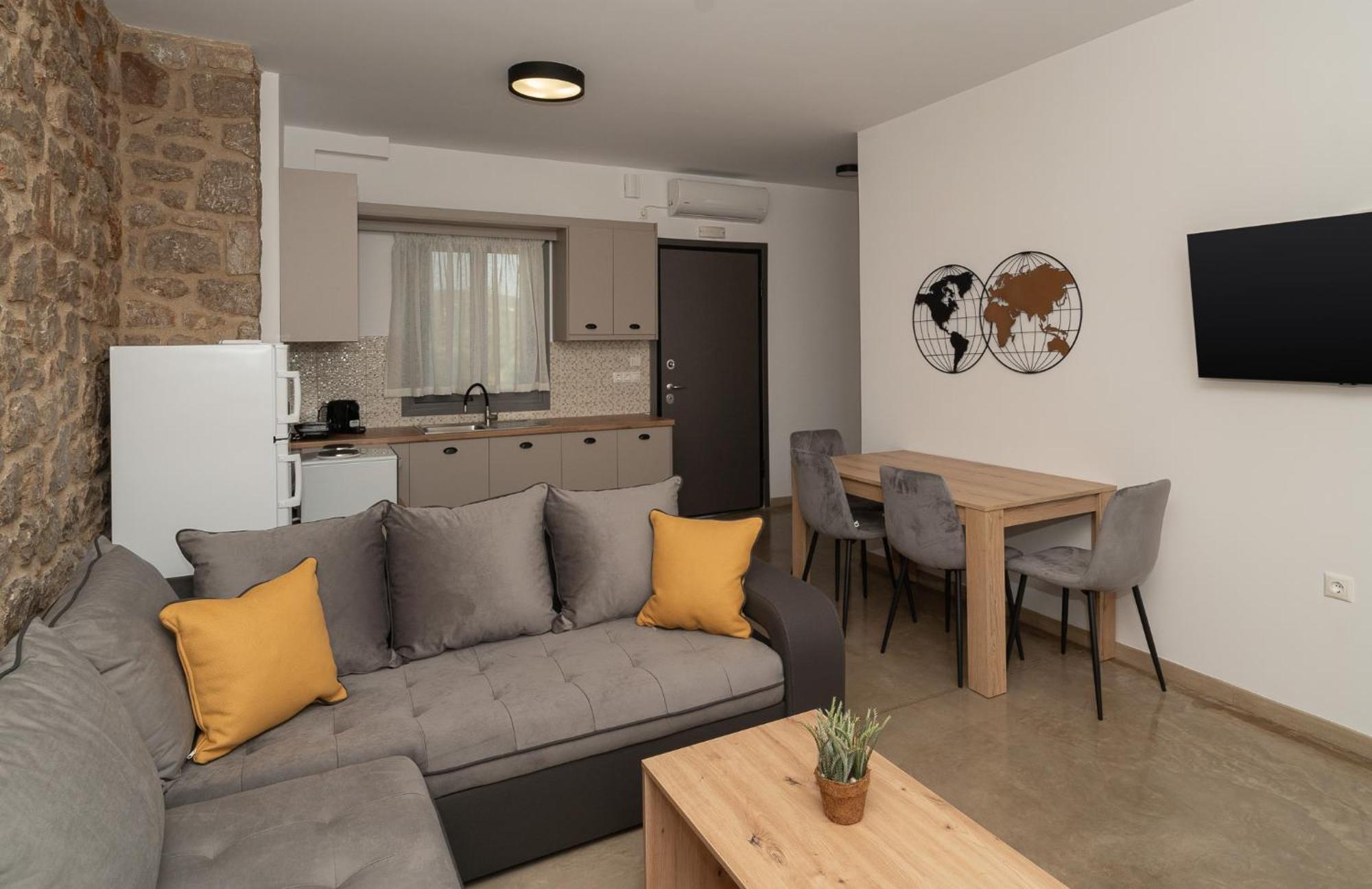 Lithos Suites Finikounta Exterior photo