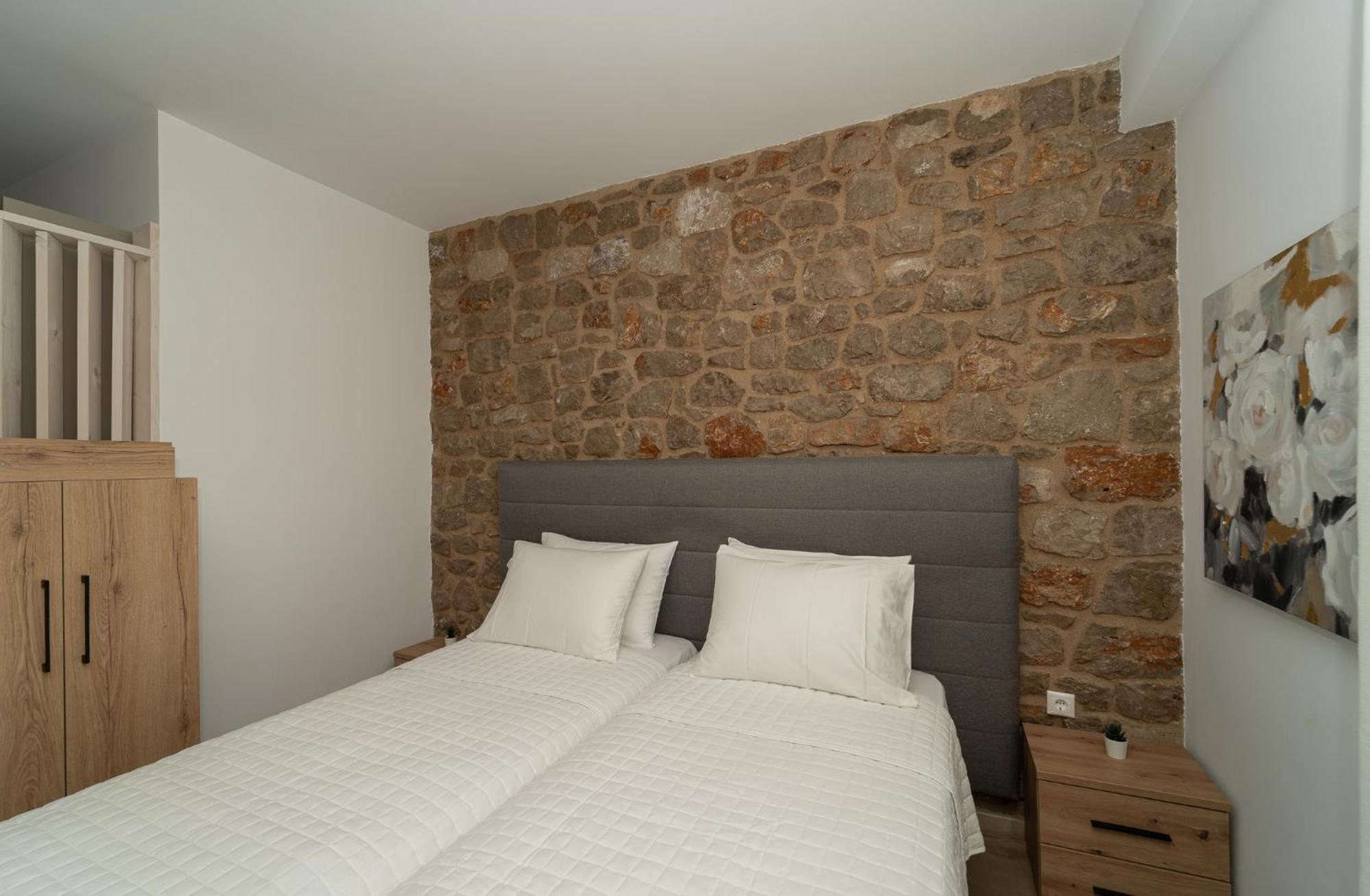 Lithos Suites Finikounta Exterior photo