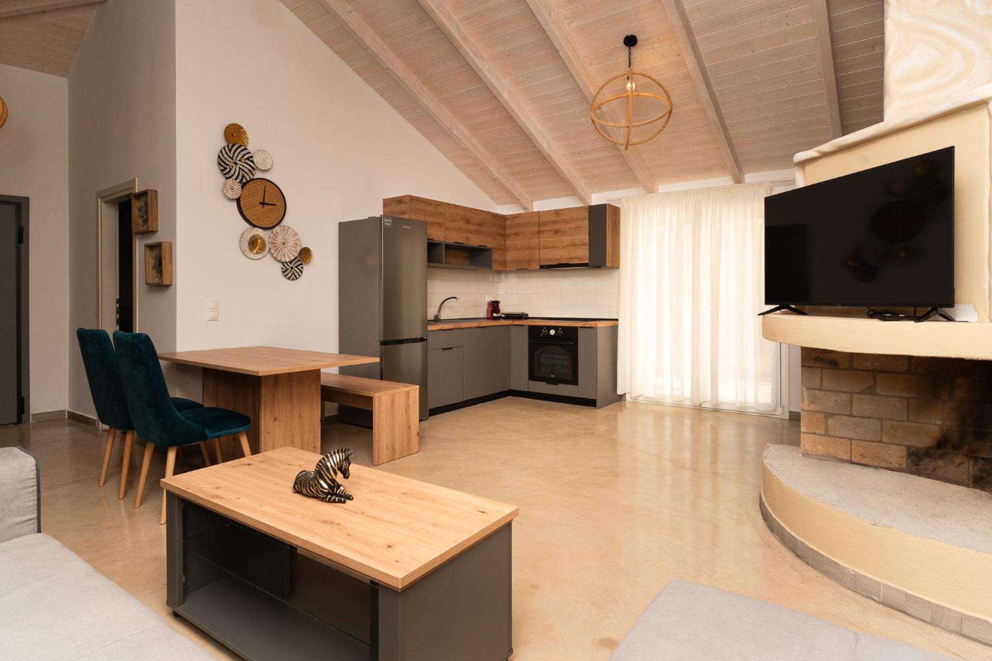 Lithos Suites Finikounta Exterior photo